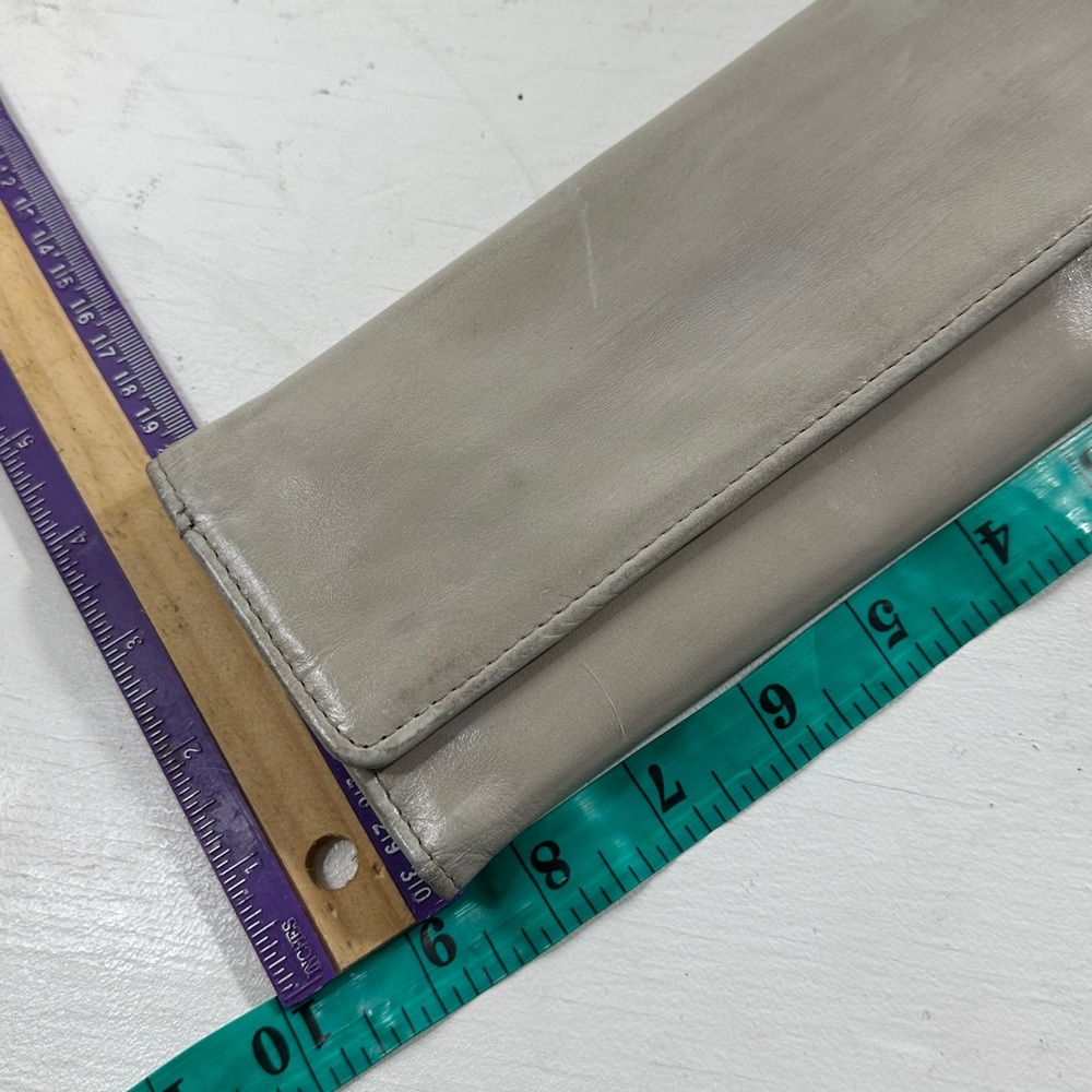 HOBO International taupe/beige long leather wallet Clutch - Picture 4 of 6